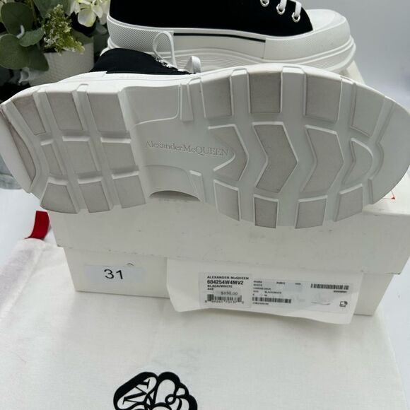 Men’s Alexander McQueen tread slick sneakers, size 44 made in Italy - Picture 8 of 11